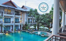 Navatara Phuket Resort 4*